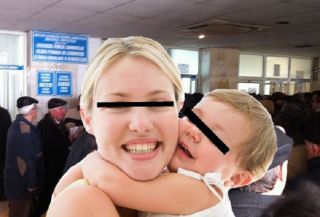 Eveniment fericit la Ghișeul Înmatriculări: O tânără a născut un bebeluș sănătos, după 9 luni de stat la coadă pentru numere roșii