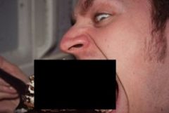 Nu s-au putut abține. Politicienii ploieșteni prezenți la deschiderea anului școlar au furat sandvișuri din ghiozdanele bobocilor