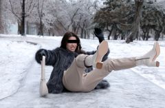 Școala cu piscină din Sinaia e nimic! Ploieștiul are patinoar peste tot!