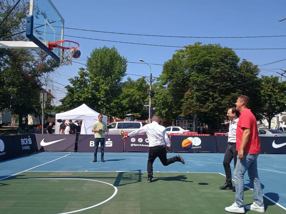 Michael Jordan, reacție de peste ocean după meciul Polițeanu-Nanu: „No Black - no Hole”