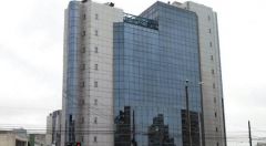 Probleme la mutarea primăriei Ploiești în sediul Petrom: Fantoma lui Liviu Luca ciupește de fund angajatele și fumează în baie